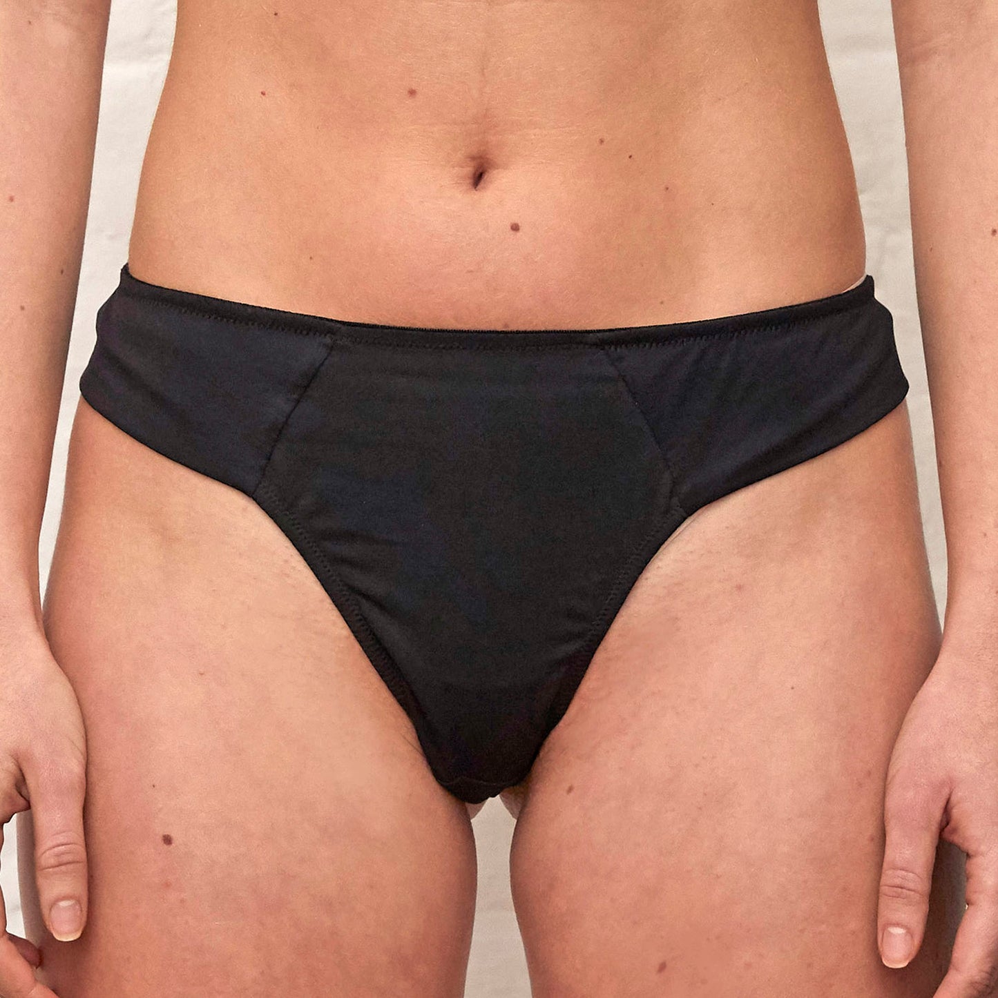ANGLED THONG, ORGANIC COTTON JERSEY, BLACK, 22-24-141